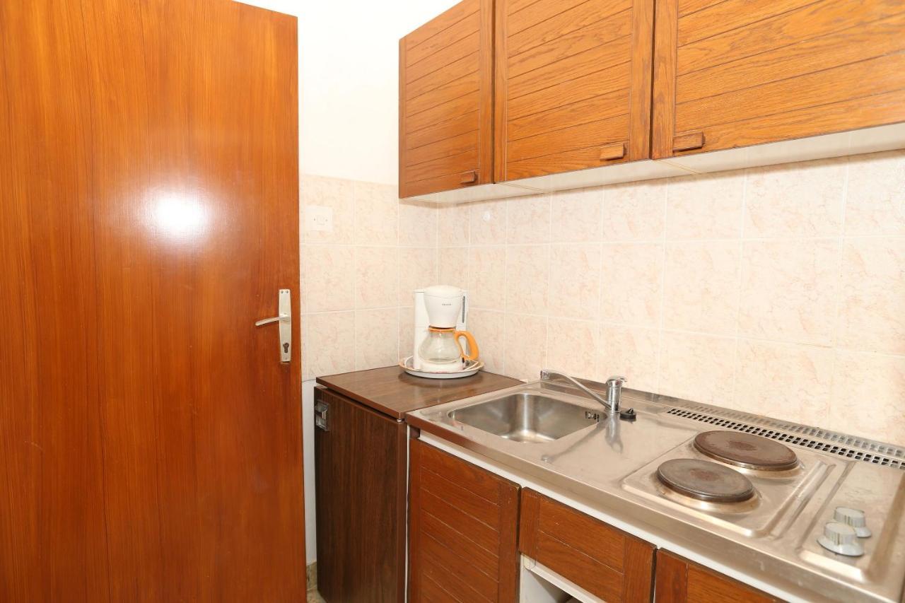 Apartments Fam Tomasic Baska  Exterior photo