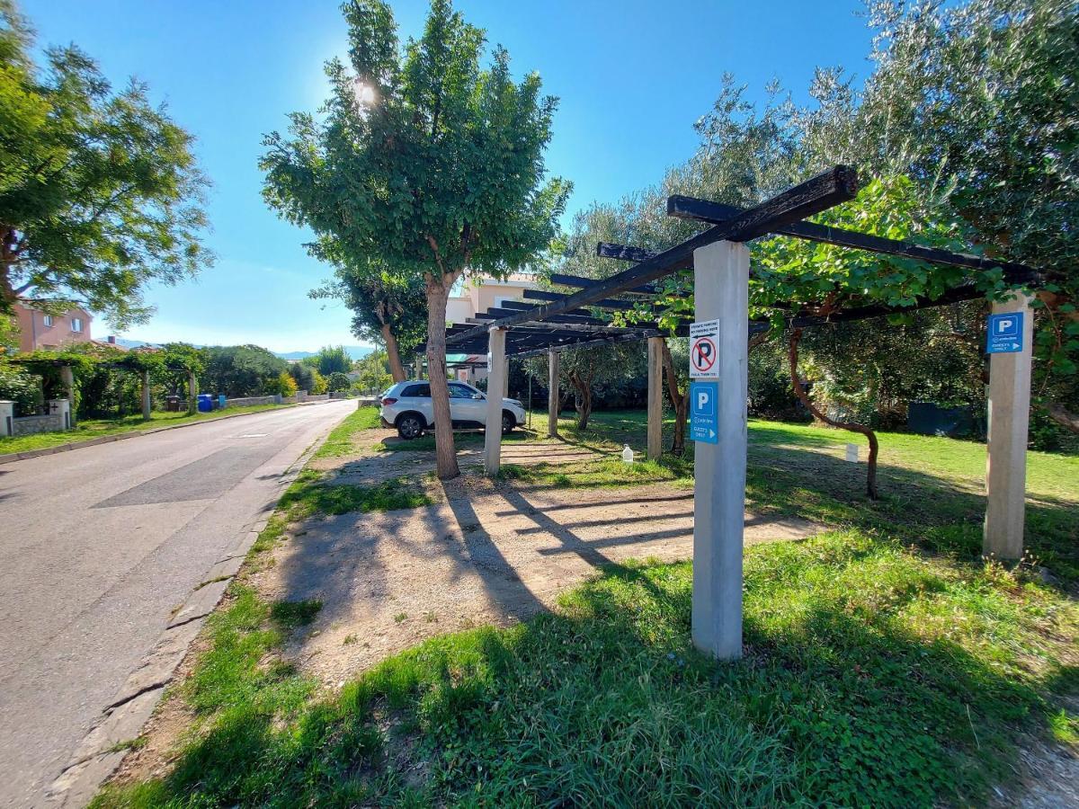 Apartments Fam Tomasic Baska  Exterior photo