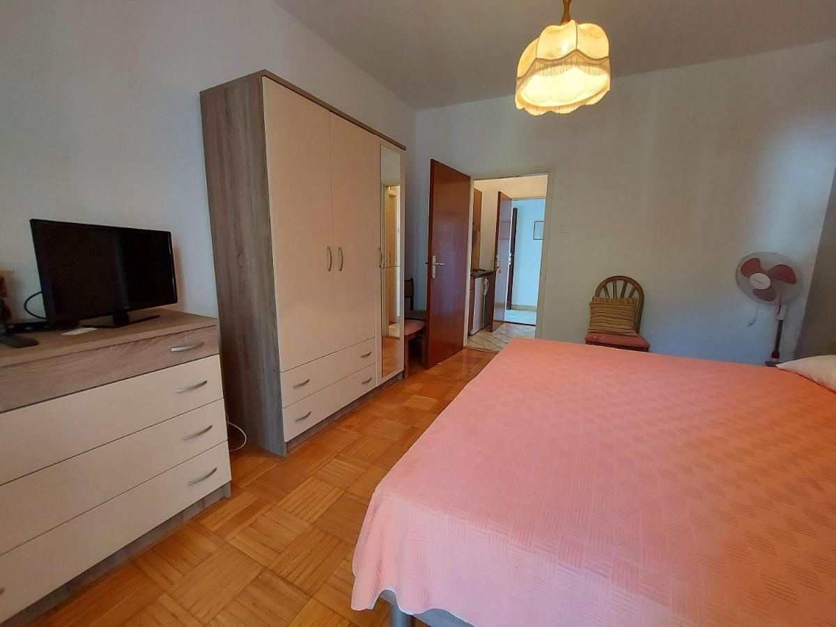 Apartments Fam Tomasic Baska  Exterior photo