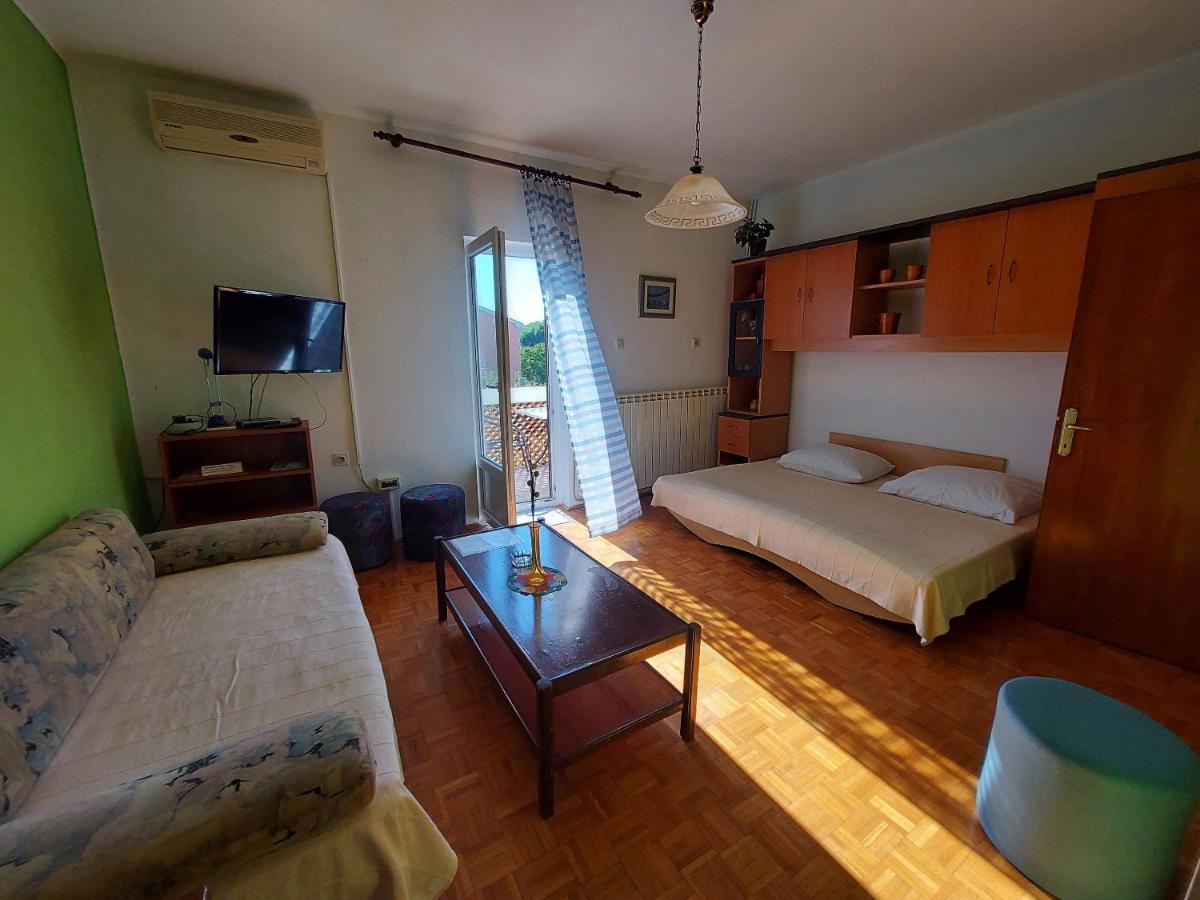 Apartments Fam Tomasic Baska  Room photo