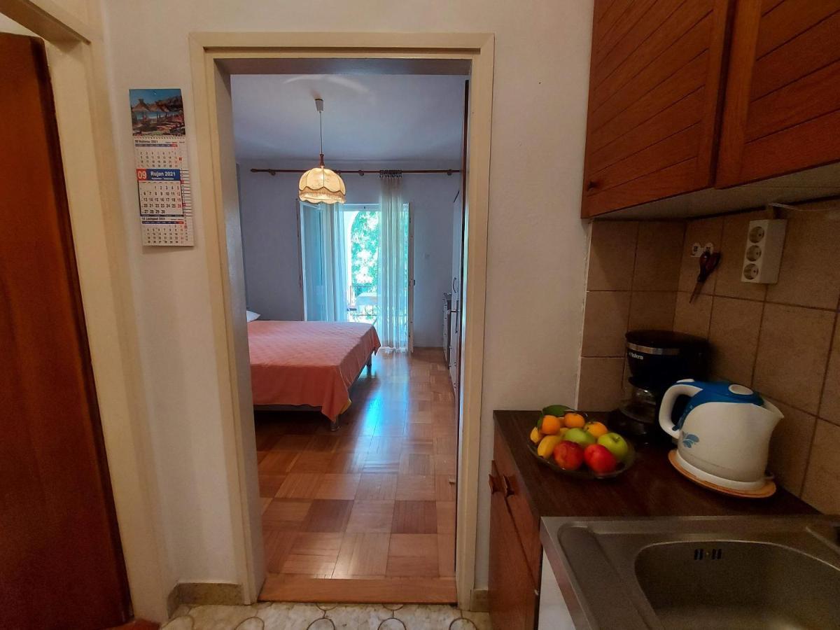 Apartments Fam Tomasic Baska  Exterior photo