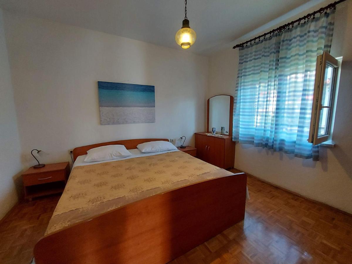 Apartments Fam Tomasic Baska  Exterior photo